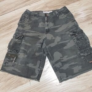 Vintage Plugg Soul Surfing Camo Cargo Utility Shorts Size 36 Raw Hem Cotton